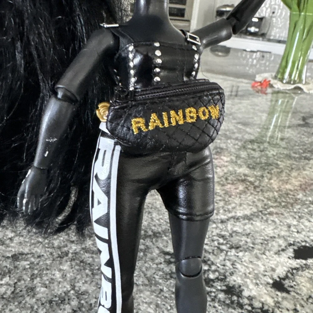 RAINBOW HIGH SHADOW HIGH SHANELLE ONYX 10 3/4